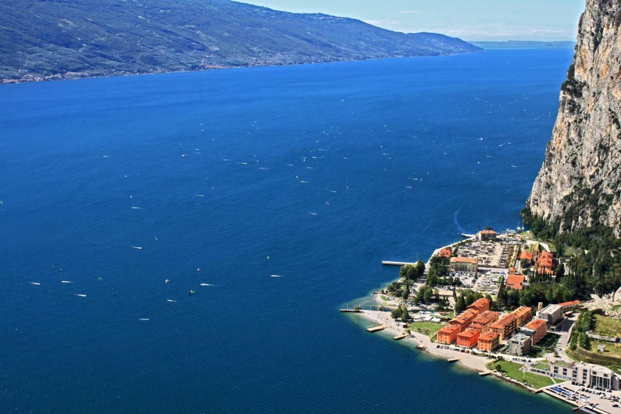 Ferienwohnung Campione Splendid View By Gardadomusmea Campione del Garda Exterior foto